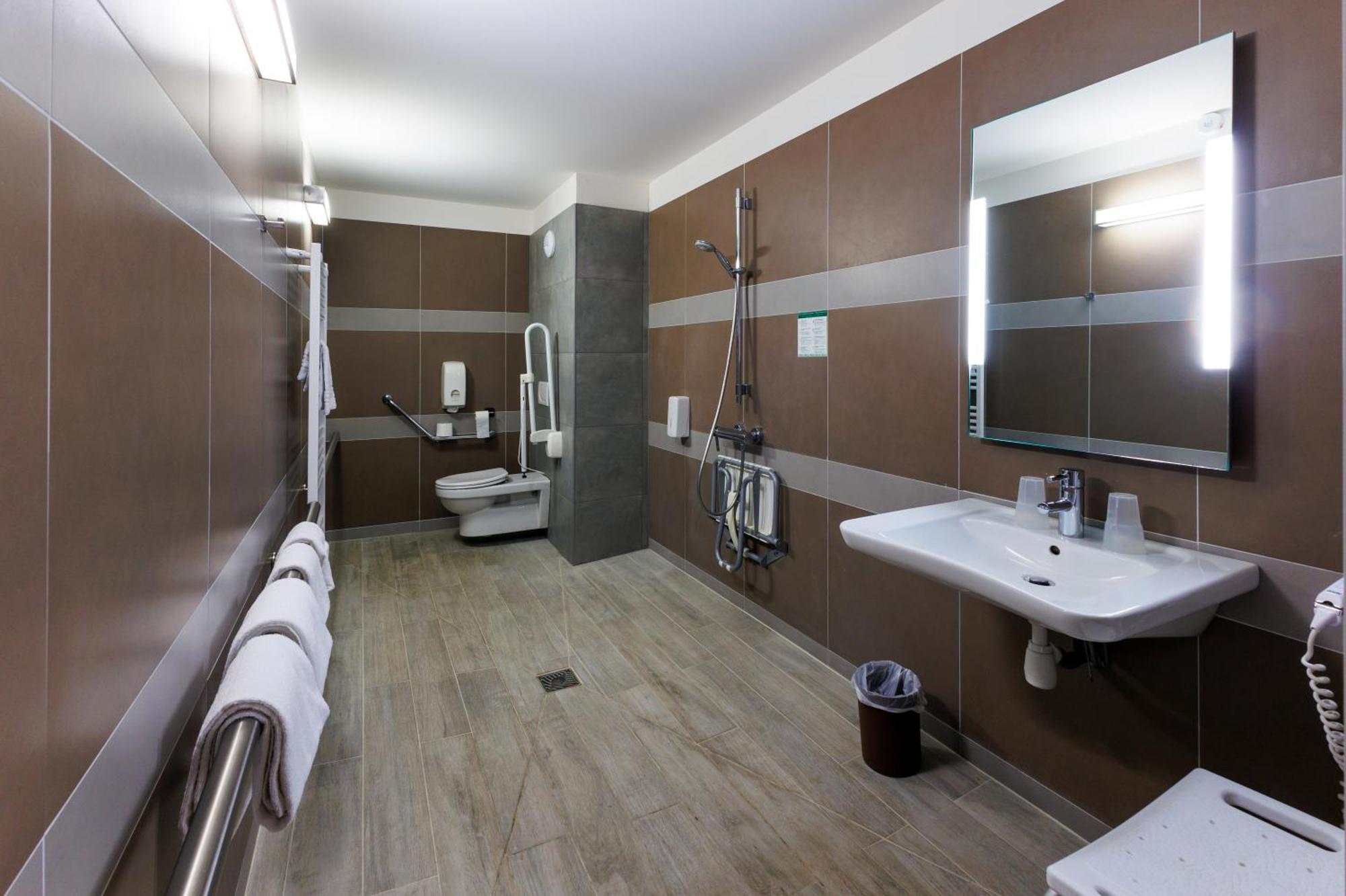 Logis Hotel Le Rochelois La Rochelle  Exterior photo